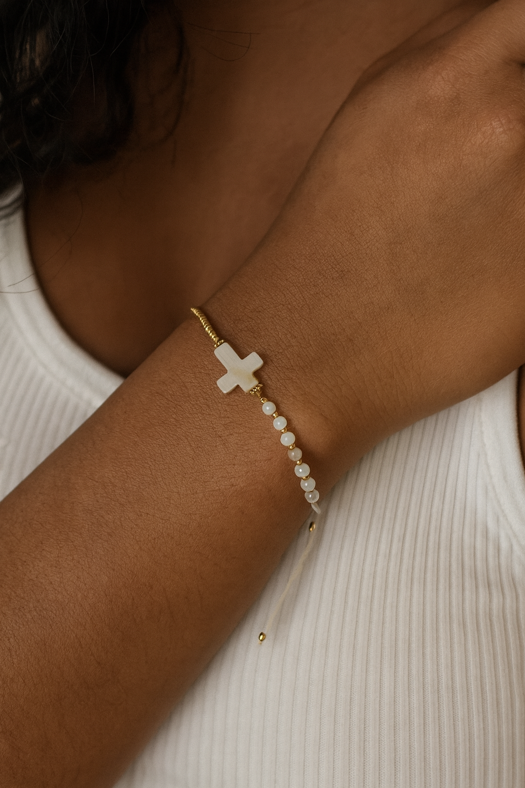 Boho Shell Cross Charm Bracelet – Perfect for Layering & Beachy Vibes